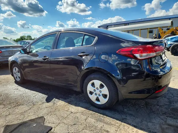3KPFL4A75JE190827 2018 KIA FORTE - Image 2