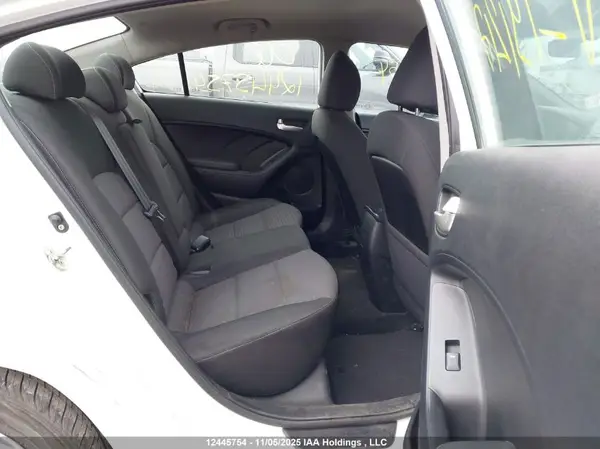 3KPFL4A75JE191217 2018 KIA FORTE - Image 8