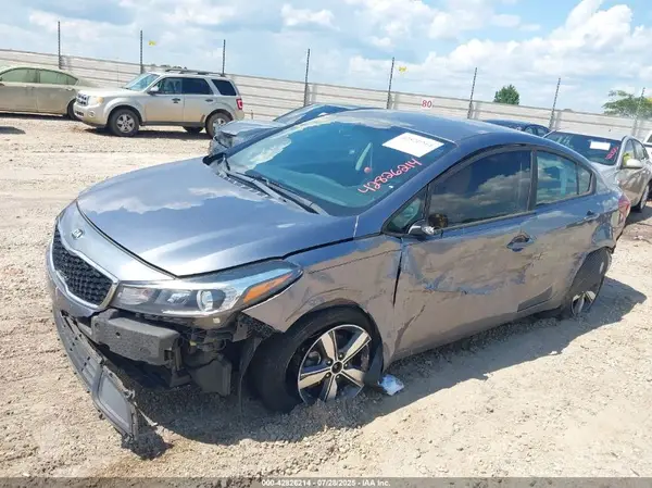 3KPFL4A75JE191248 2018 KIA FORTE - Image 2