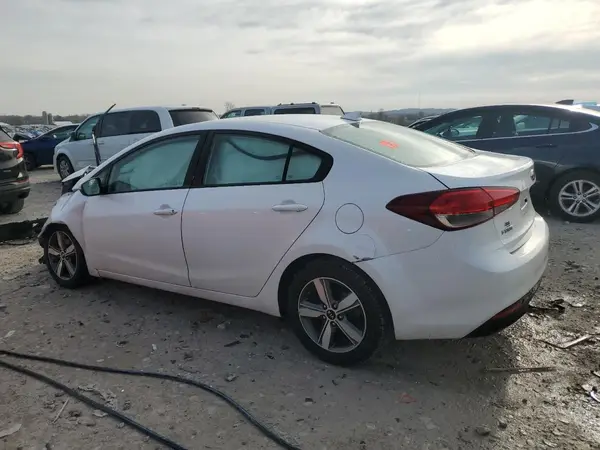 3KPFL4A75JE191332 2018 KIA FORTE - Image 2