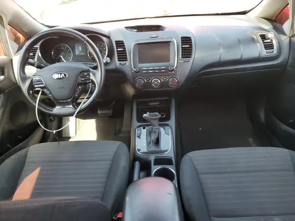 3KPFL4A75JE191380 2018 KIA FORTE - Image 8