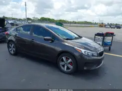 3KPFL4A75JE192285 2018 KIA FORTE