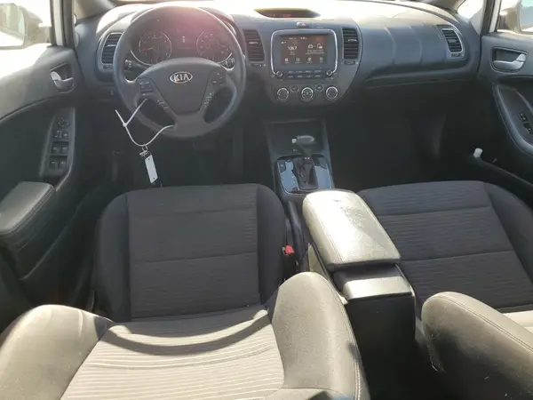 3KPFL4A75JE193307 2018 KIA FORTE - Image 8
