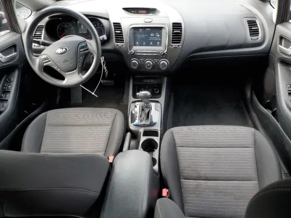 3KPFL4A75JE194537 2018 KIA FORTE - Image 8