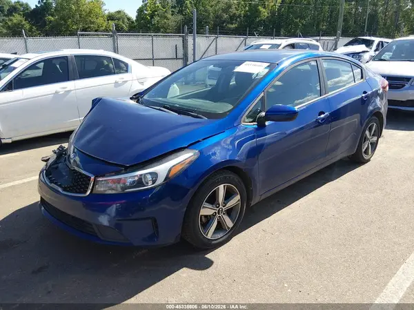 3KPFL4A75JE194571 2018 KIA FORTE - Image 2