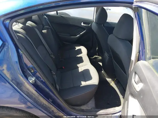 3KPFL4A75JE194571 2018 KIA FORTE - Image 8