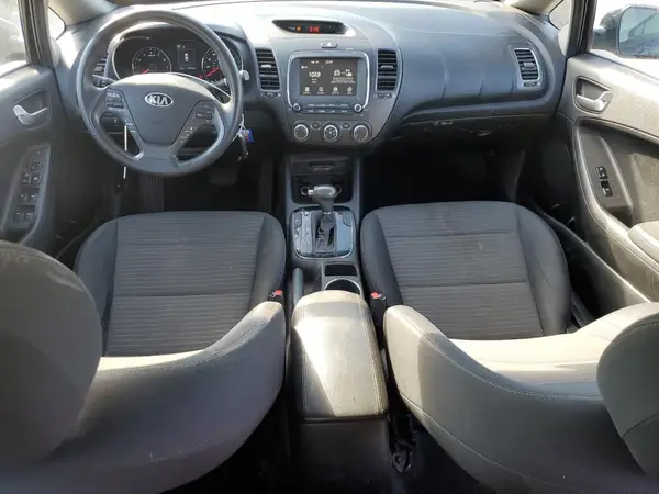 3KPFL4A75JE195641 2018 KIA FORTE - Image 8