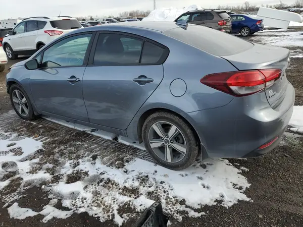 3KPFL4A75JE198118 2018 KIA FORTE - Image 2