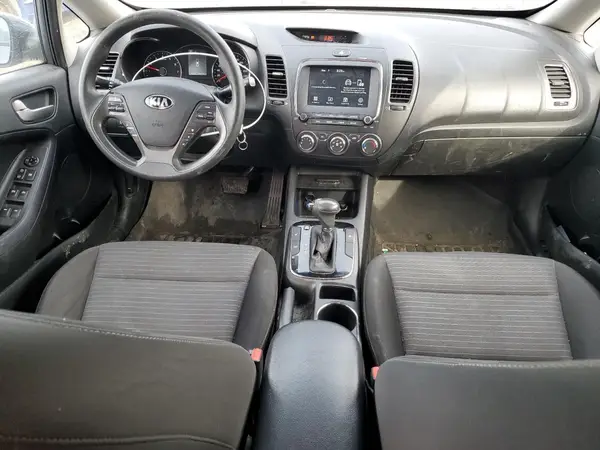 3KPFL4A75JE198118 2018 KIA FORTE - Image 8