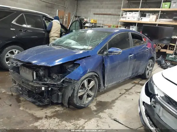 3KPFL4A75JE200434 2018 KIA FORTE - Image 2