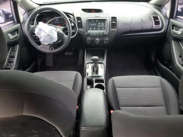 3KPFL4A75JE200630 2018 KIA FORTE - Image 8