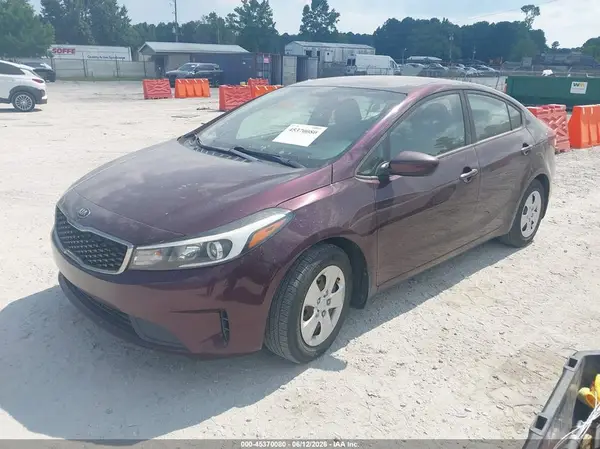 3KPFL4A75JE201163 2018 KIA FORTE - Image 2