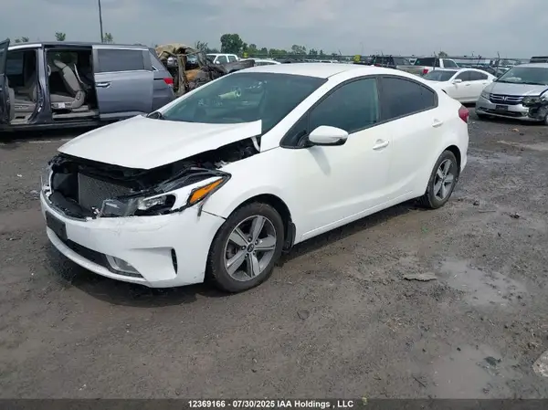 3KPFL4A75JE202989 2018 KIA FORTE - Image 2