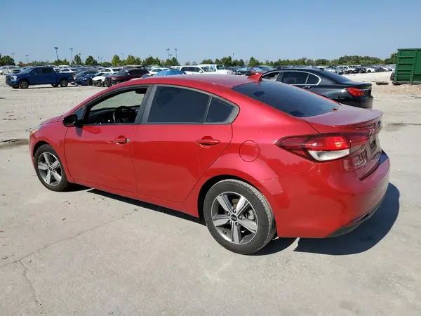 3KPFL4A75JE203429 2018 KIA FORTE - Image 2