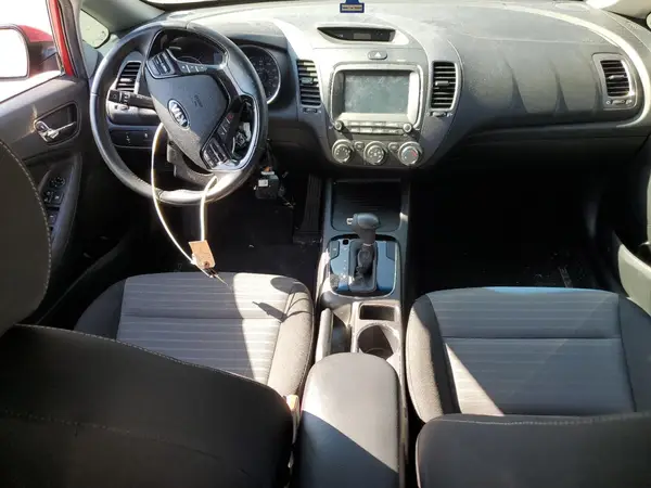 3KPFL4A75JE203429 2018 KIA FORTE - Image 8