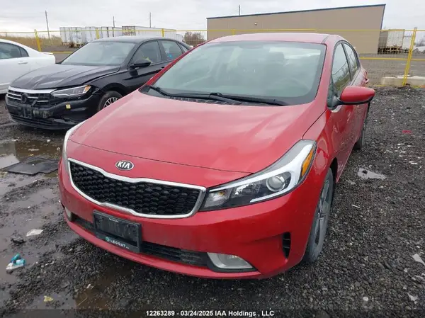 3KPFL4A75JE205231 2018 KIA FORTE - Image 2