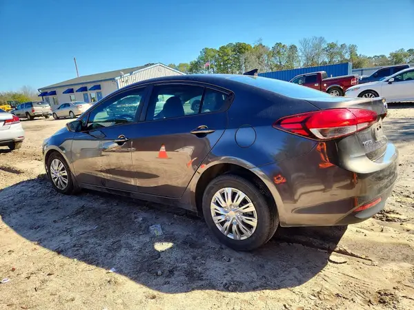 3KPFL4A75JE205682 2018 KIA FORTE - Image 2