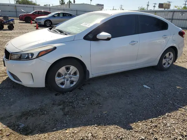 3KPFL4A75JE205892 2018 KIA FORTE - Image 1
