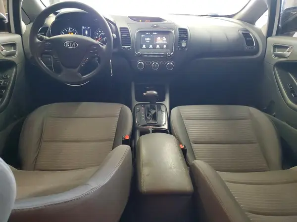 3KPFL4A75JE205987 2018 KIA FORTE - Image 8