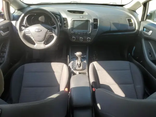 3KPFL4A75JE210980 2018 KIA FORTE - Image 8