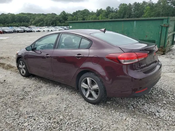 3KPFL4A75JE211630 2018 KIA FORTE - Image 2
