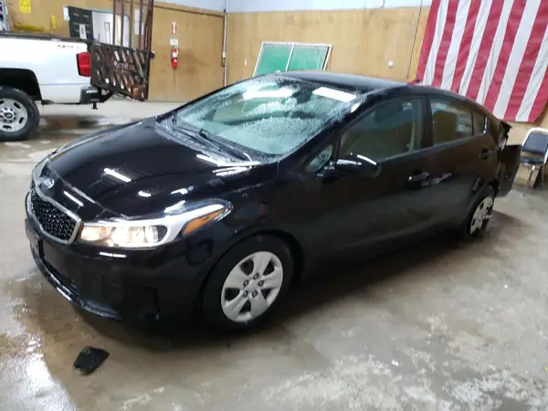 3KPFL4A75JE211692 2018 KIA FORTE - Image 1