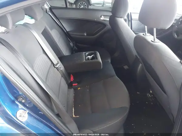 3KPFL4A75JE213877 2018 KIA FORTE - Image 8
