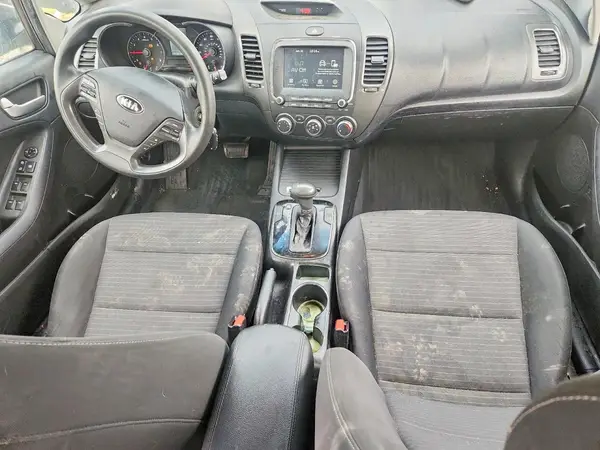 3KPFL4A75JE214849 2018 KIA FORTE - Image 8