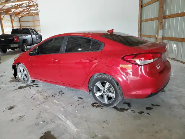 3KPFL4A75JE219324 2018 KIA FORTE - Image 2