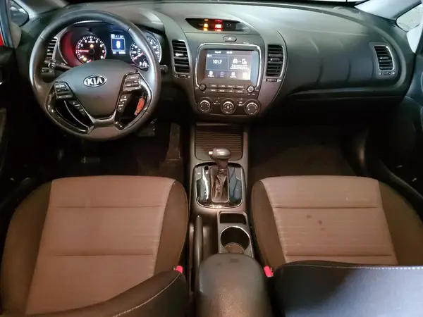 3KPFL4A75JE219324 2018 KIA FORTE - Image 8