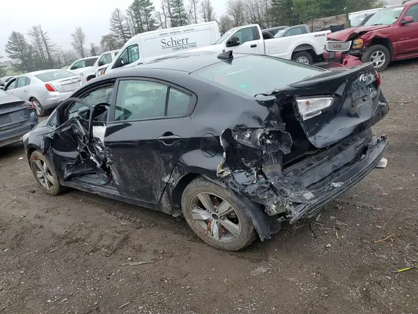 3KPFL4A75JE221512 2018 KIA FORTE - Image 2
