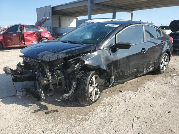 3KPFL4A75JE221851 2018 KIA FORTE - Image 1