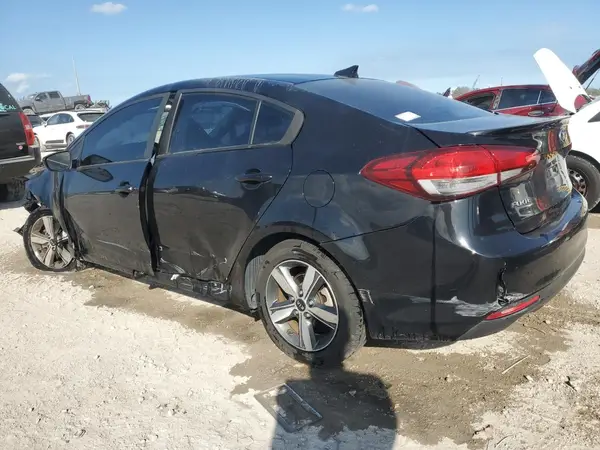 3KPFL4A75JE221851 2018 KIA FORTE - Image 2