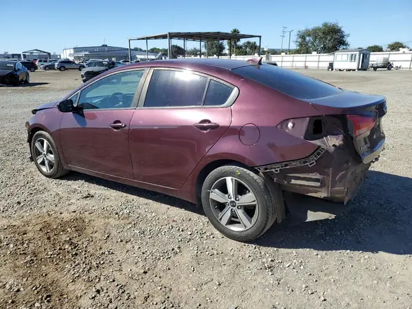 3KPFL4A75JE222952 2018 KIA FORTE - Image 2