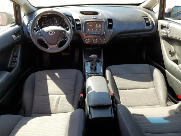 3KPFL4A75JE222952 2018 KIA FORTE - Image 8