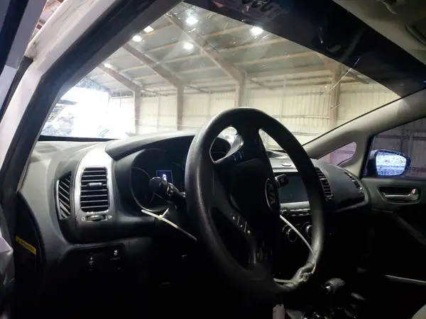 3KPFL4A75JE225706 2018 KIA FORTE - Image 8