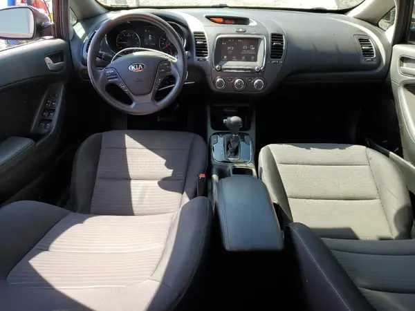 3KPFL4A75JE226516 2018 KIA FORTE - Image 8