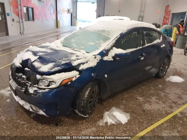 3KPFL4A75JE227746 2018 KIA FORTE - Image 2