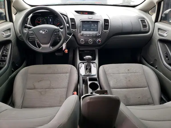 3KPFL4A75JE230646 2018 KIA FORTE - Image 8