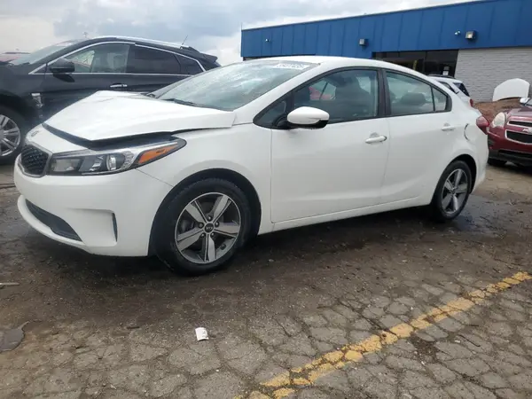 3KPFL4A75JE235295 2018 KIA FORTE - Image 1