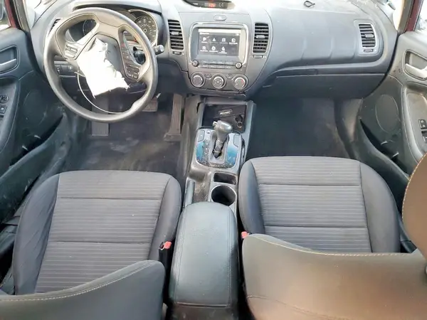 3KPFL4A75JE243039 2018 KIA FORTE - Image 8