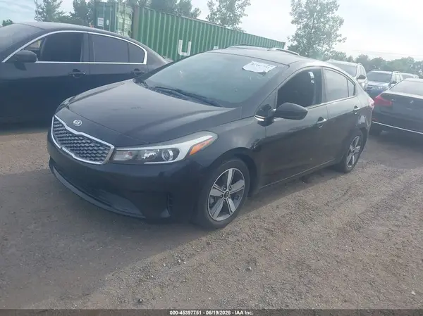 3KPFL4A75JE244286 2018 KIA FORTE - Image 2