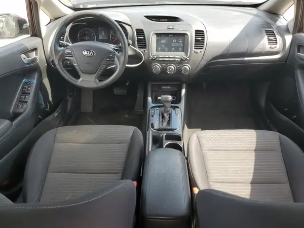 3KPFL4A75JE244773 2018 KIA FORTE - Image 8