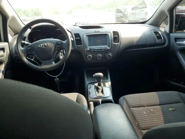 3KPFL4A75JE249441 2018 KIA FORTE - Image 8