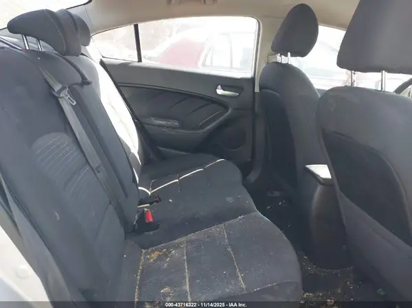 3KPFL4A75JE254008 2018 KIA FORTE - Image 8
