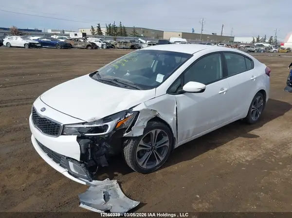 3KPFL4A75JE255370 2018 KIA FORTE - Image 2