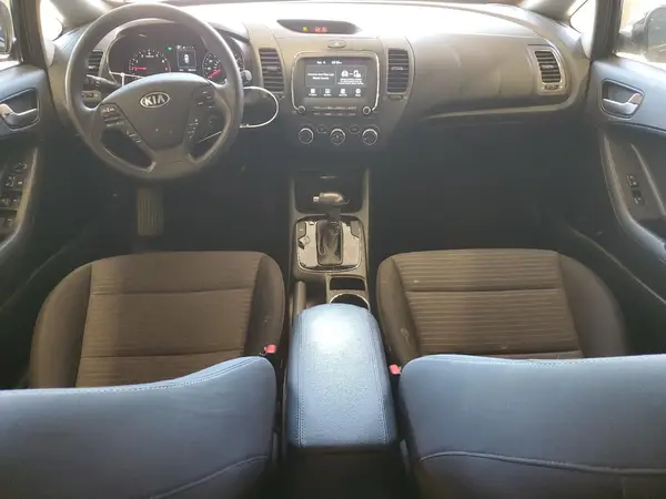 3KPFL4A75JE256891 2018 KIA FORTE - Image 8