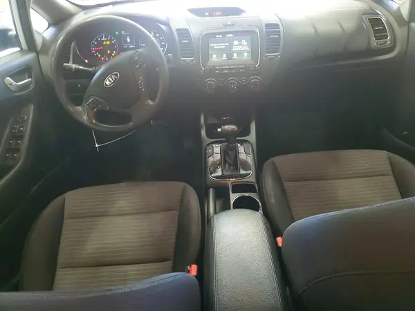 3KPFL4A75JE262030 2018 KIA FORTE - Image 8