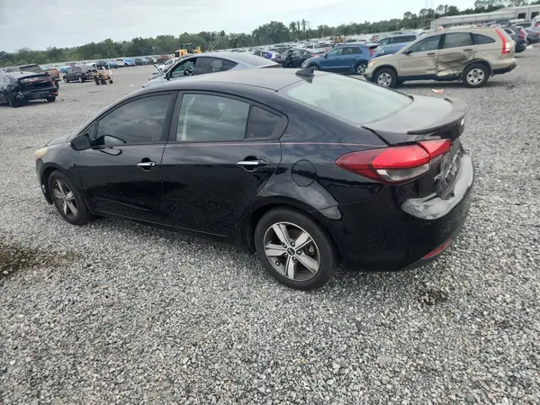 3KPFL4A75JE262190 2018 KIA FORTE - Image 2