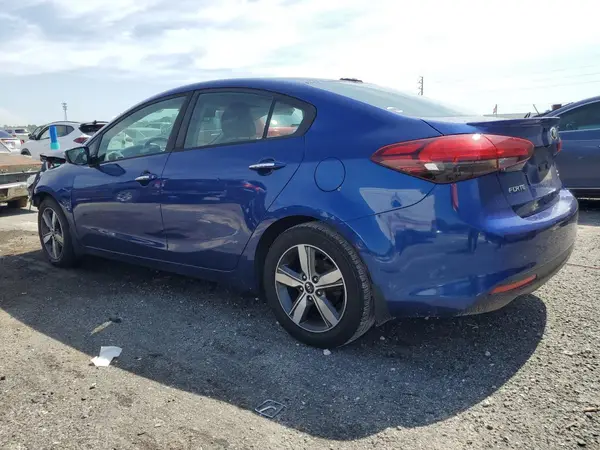 3KPFL4A75JE264280 2018 KIA FORTE - Image 2